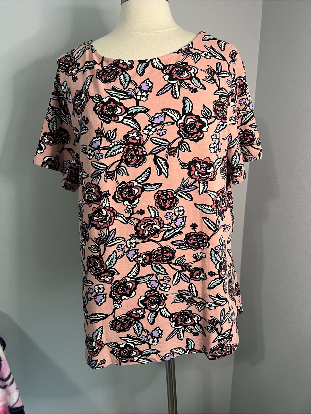 Denim & Co. Size 1X Multicolor Peach Floral Short Sleeve Top Tee T-Shirt